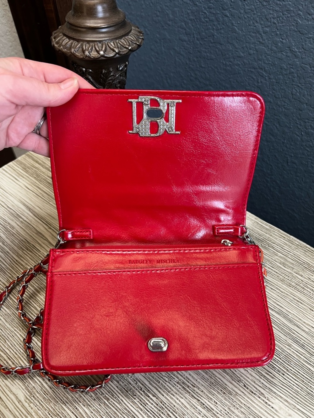 Badgley Mischka Red Quilted Chain Crossbody Bag EUC - Picture 8 of 13